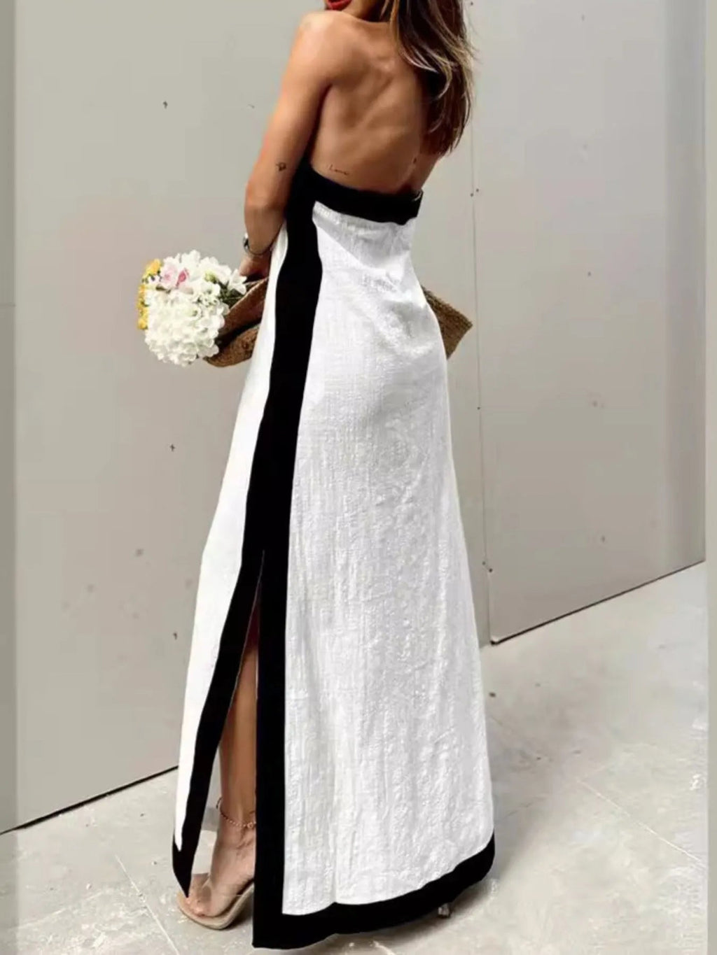 Robe maxi sans manches à col halter contrastée