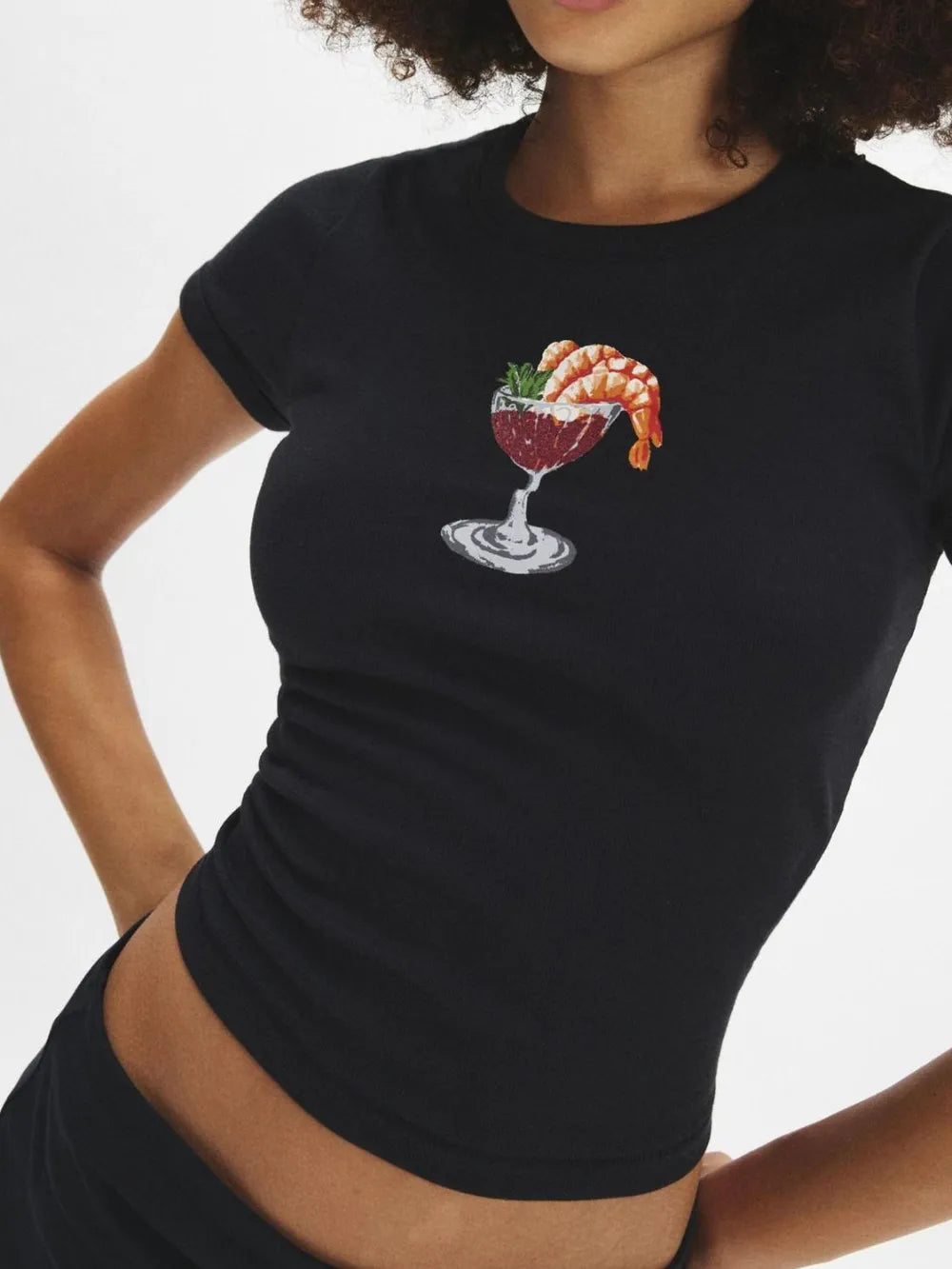 Camiseta gráfica de manga corta con cuello redondo